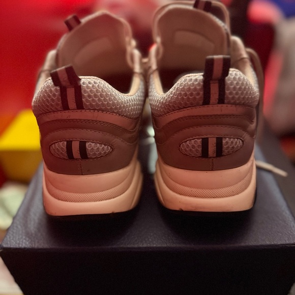 Dior white and blue Sneakers Modern Low-Top Design - Picture 2 of 8